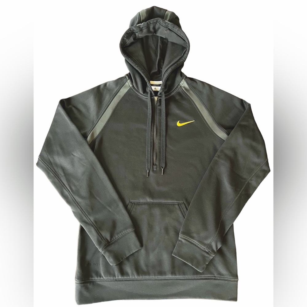 Nike Therma-Fit Hoodie Pullover Women's Size XS 1/4 Zip Black With Gold Swoosh.